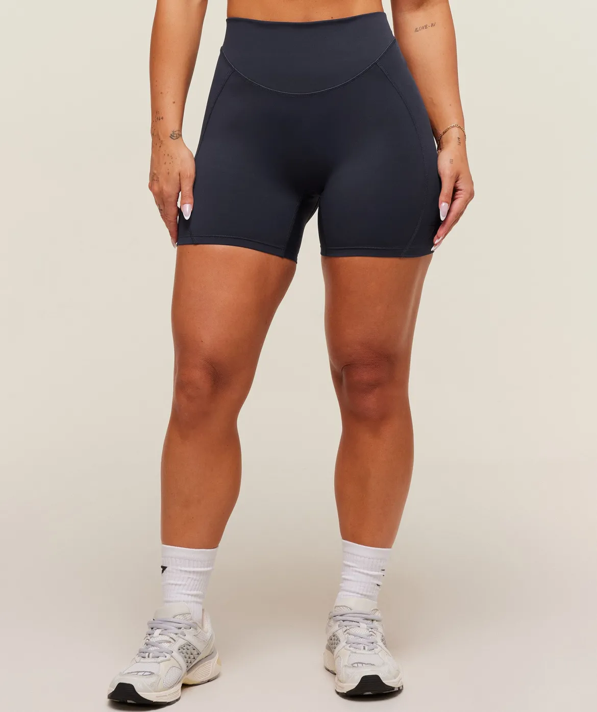 Lifting Dipped Waistband Shorts