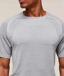 Versatile Seamless T-Shirt