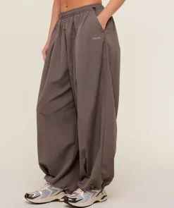 Weekend Lifestyle Parachute Pants